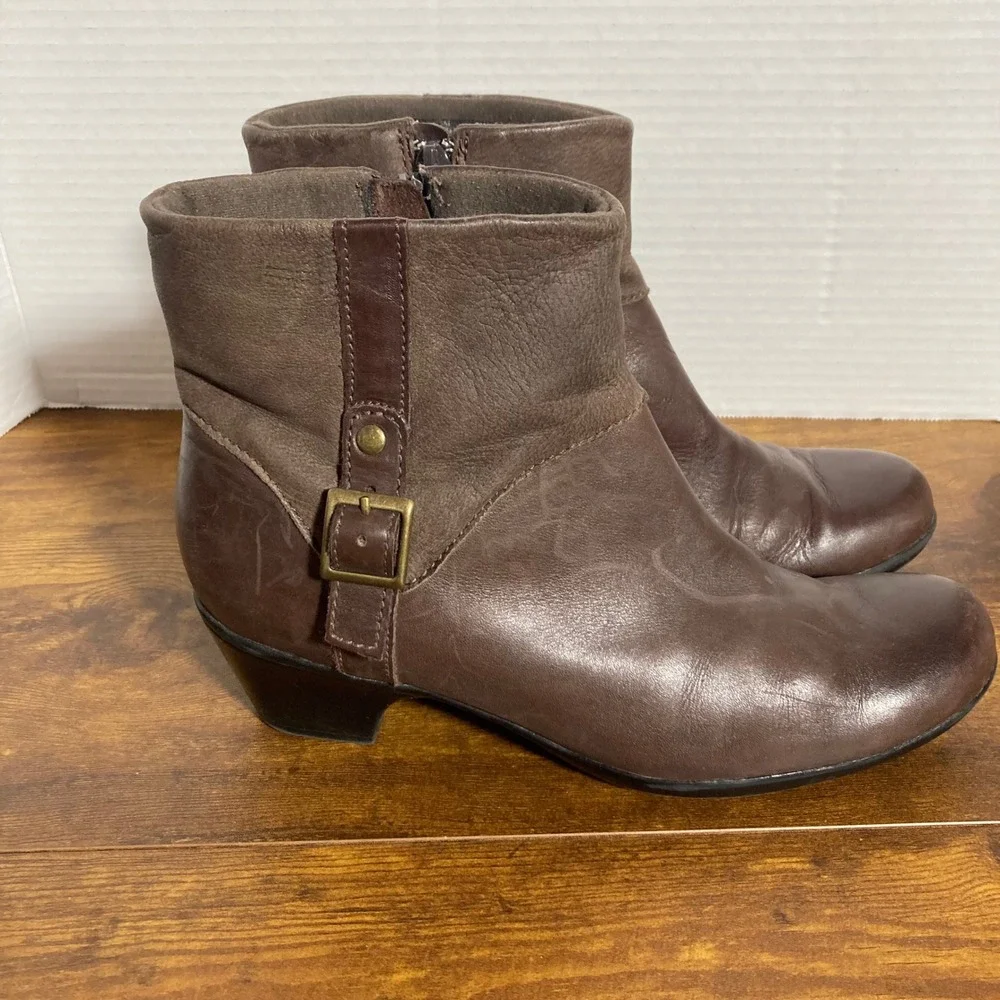 Clarks brown leather